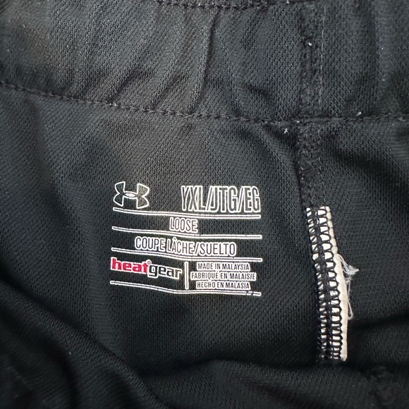 Girls Under Armour Athletic Shorts set of 2. Mint condition. Size youth XL. - Picture 8 of 9